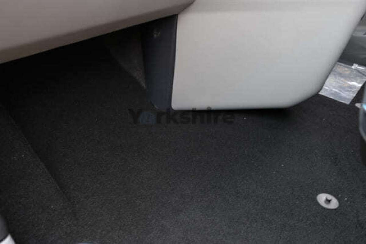 This is the Transit 320 Custom L1H1 DCiV Sport Hybrid vehicle.